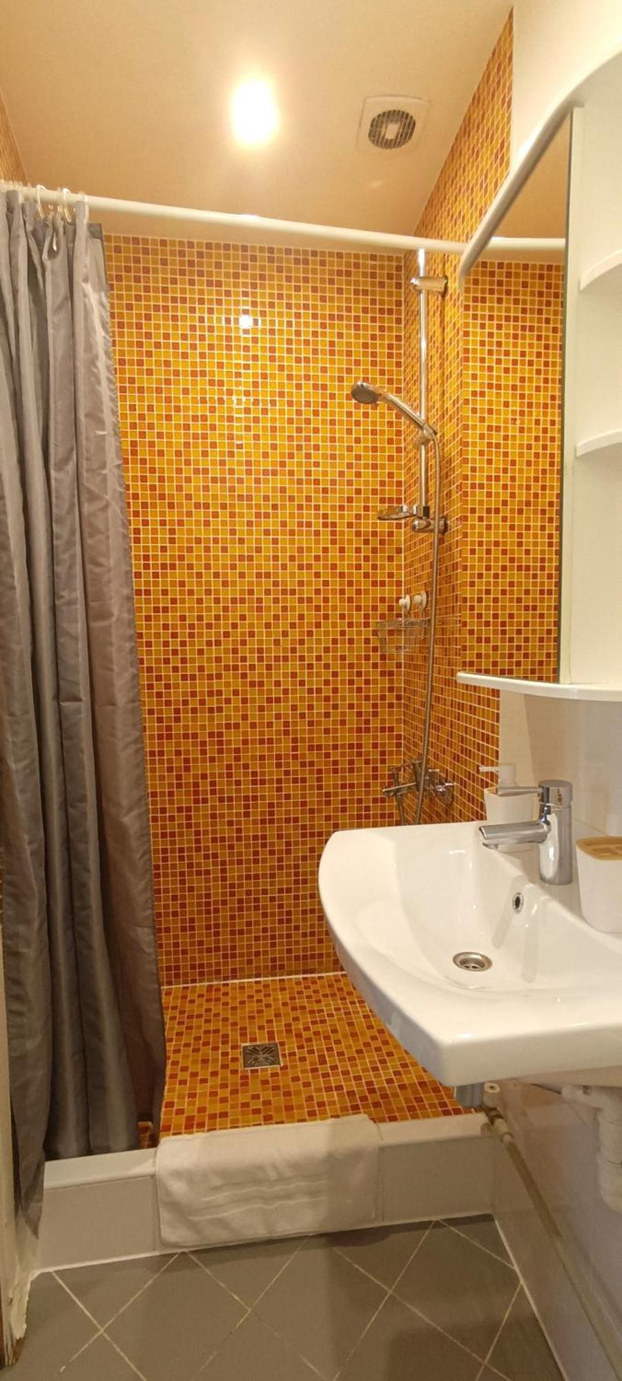 Old Town 2 Bedroom Apartment Near Dome Square & Scenic Waterfront 里加 外观 照片