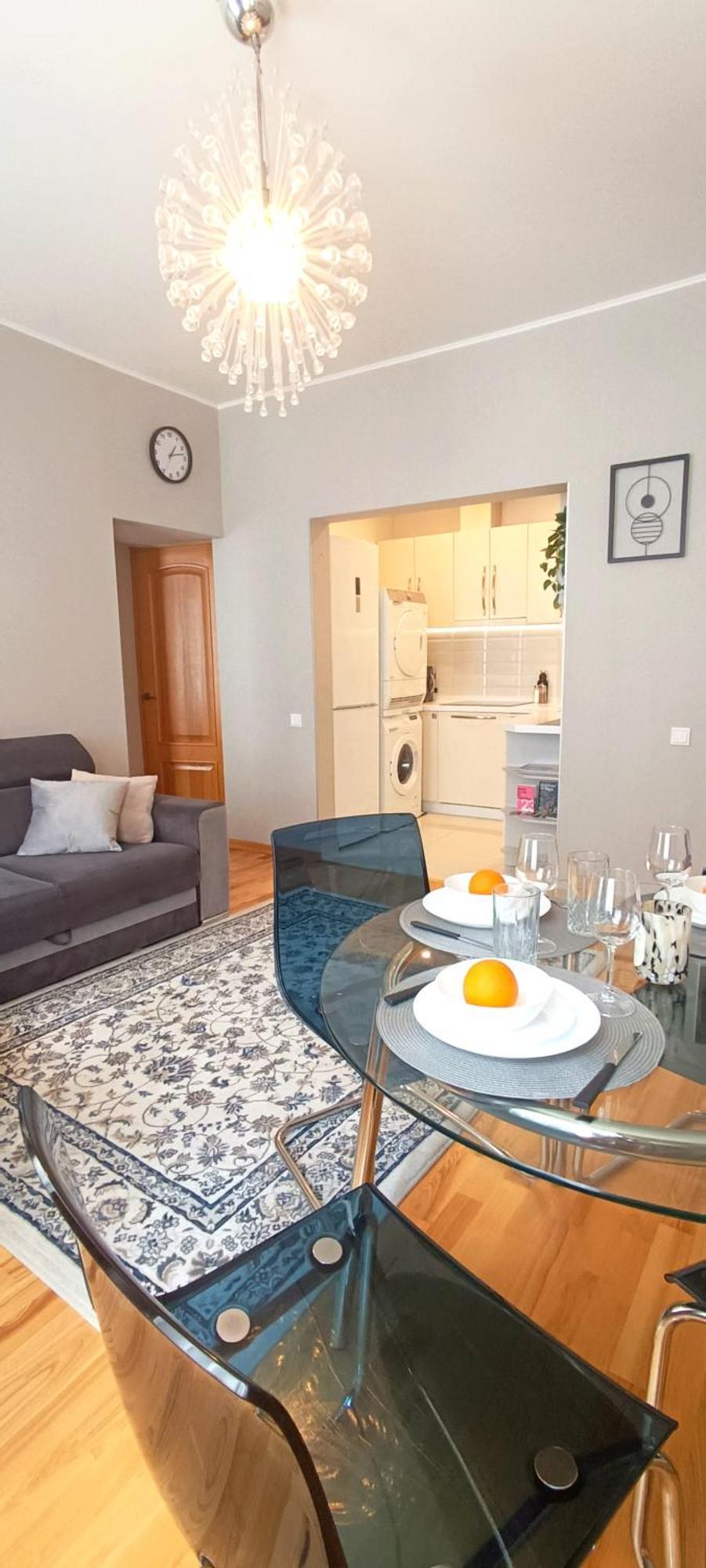Old Town 2 Bedroom Apartment Near Dome Square & Scenic Waterfront 里加 外观 照片